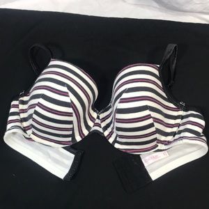 Cacique intimates 40DD NEW CONDITION Clean smoke free home